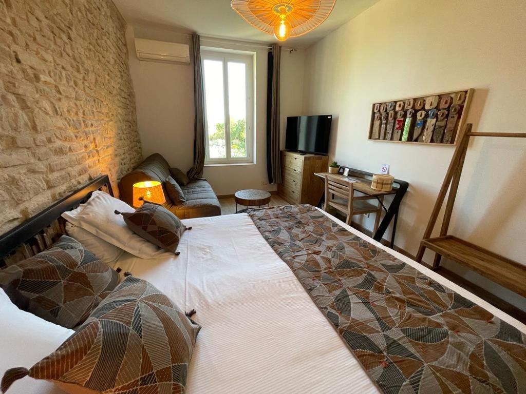 Hotel Mas De Galoffre Nîmes Eksteriør bilde